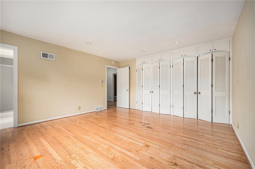 9815 Overbrook Court Property Photo 17