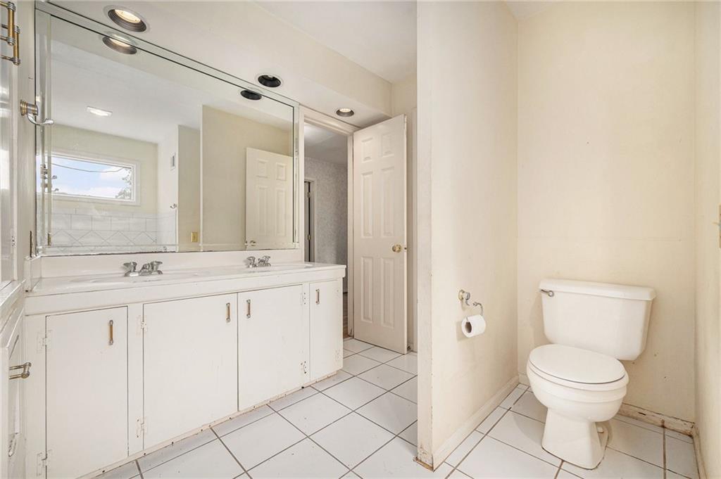 9815 Overbrook Court Property Photo 22