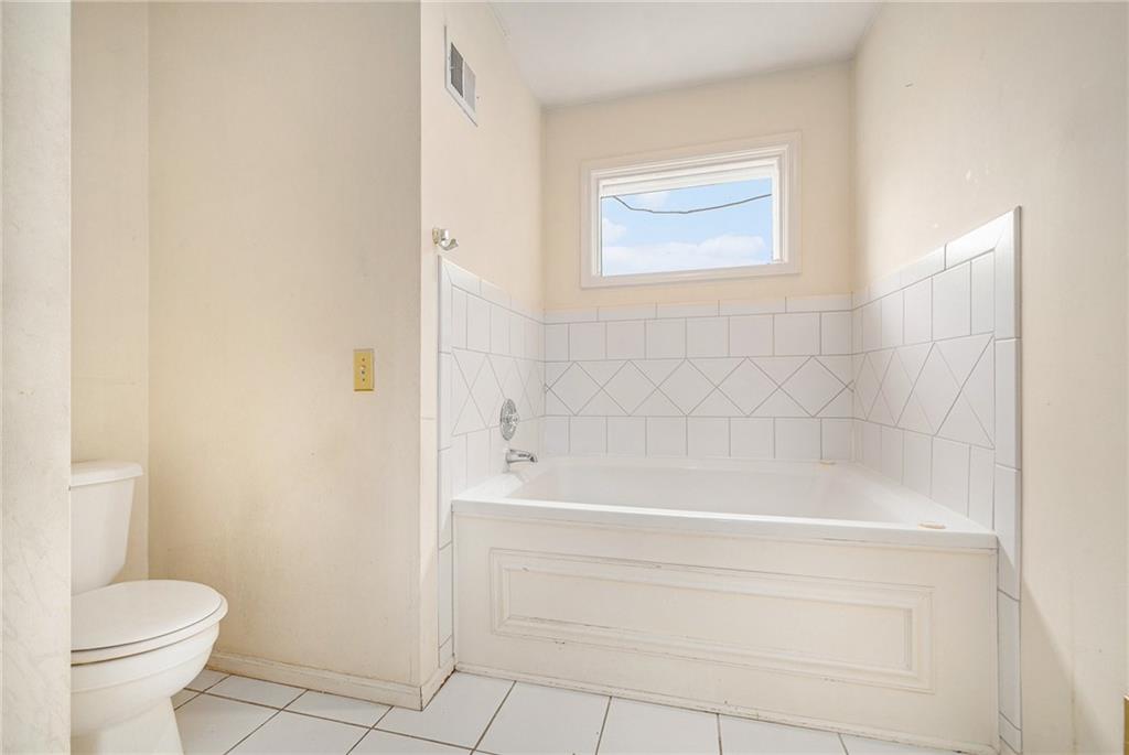 9815 Overbrook Court Property Photo 23