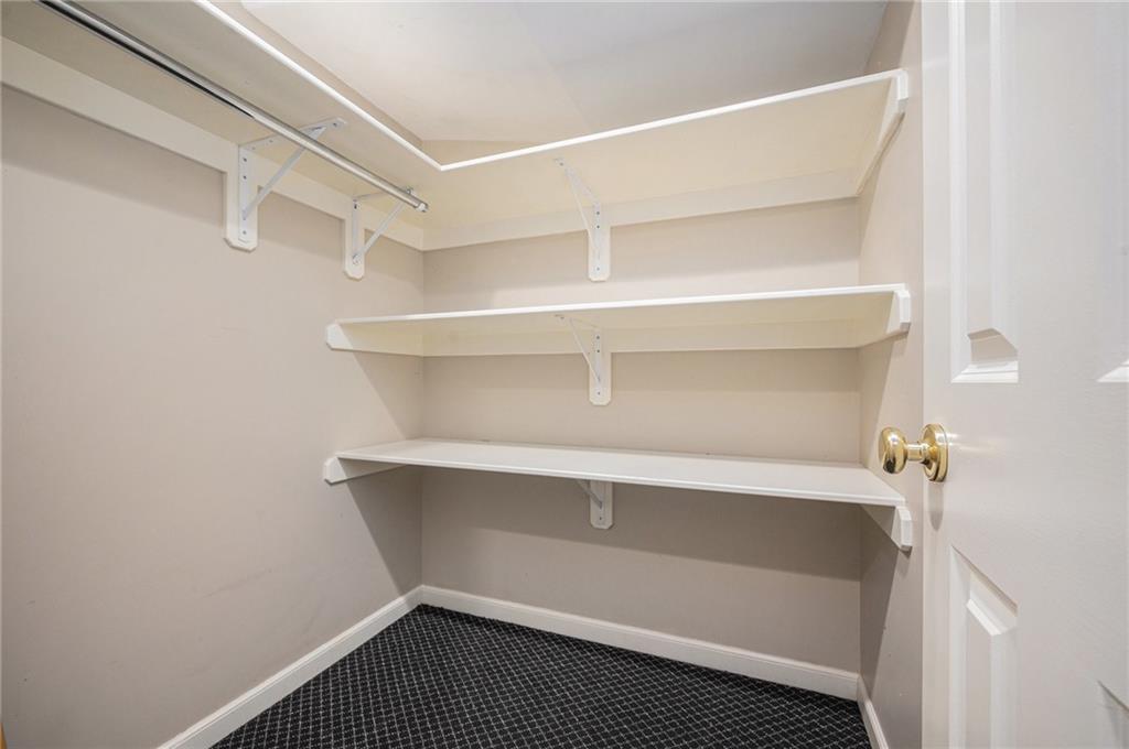 9815 Overbrook Court Property Photo 32