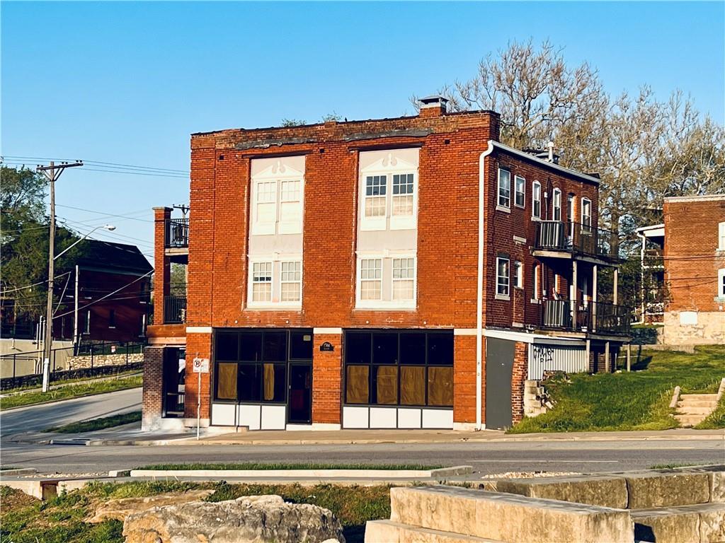 1744 Broadway Boulevard Property Photo
