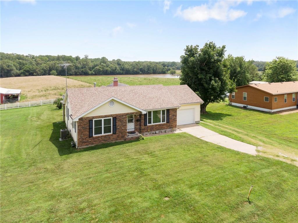 919 S Locust Street Property Photo 3