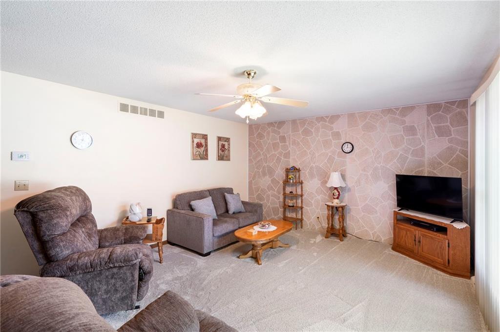 919 S Locust Street Property Photo 10