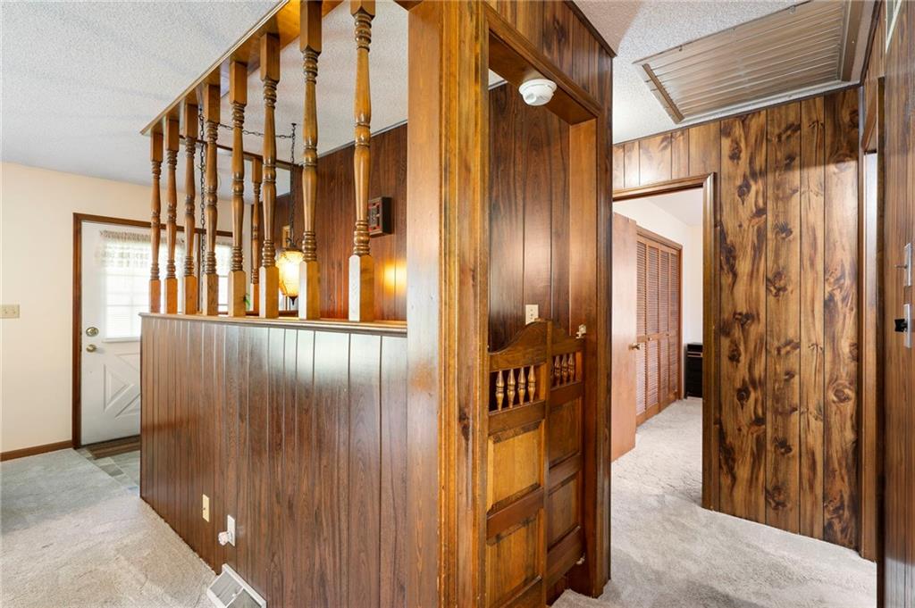 919 S Locust Street Property Photo 15