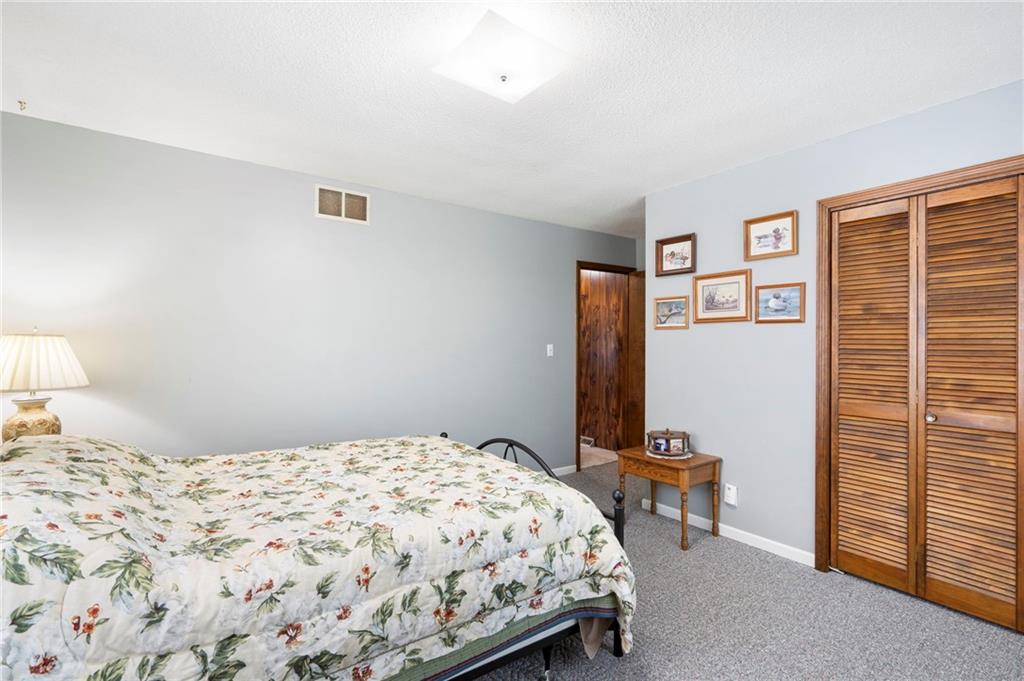 919 S Locust Street Property Photo 17