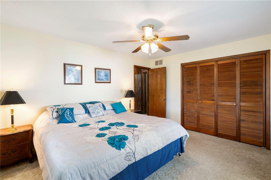 919 S Locust Street Property Photo 20