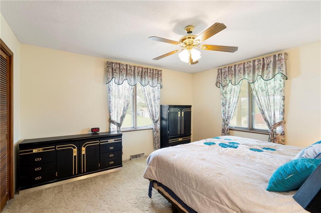 919 S Locust Street Property Photo 21