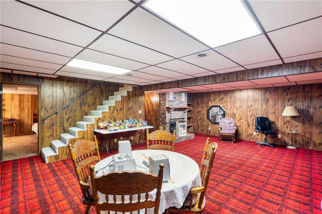 919 S Locust Street Property Photo 23