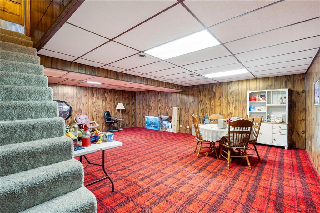 919 S Locust Street Property Photo 24