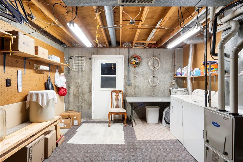 919 S Locust Street Property Photo 28