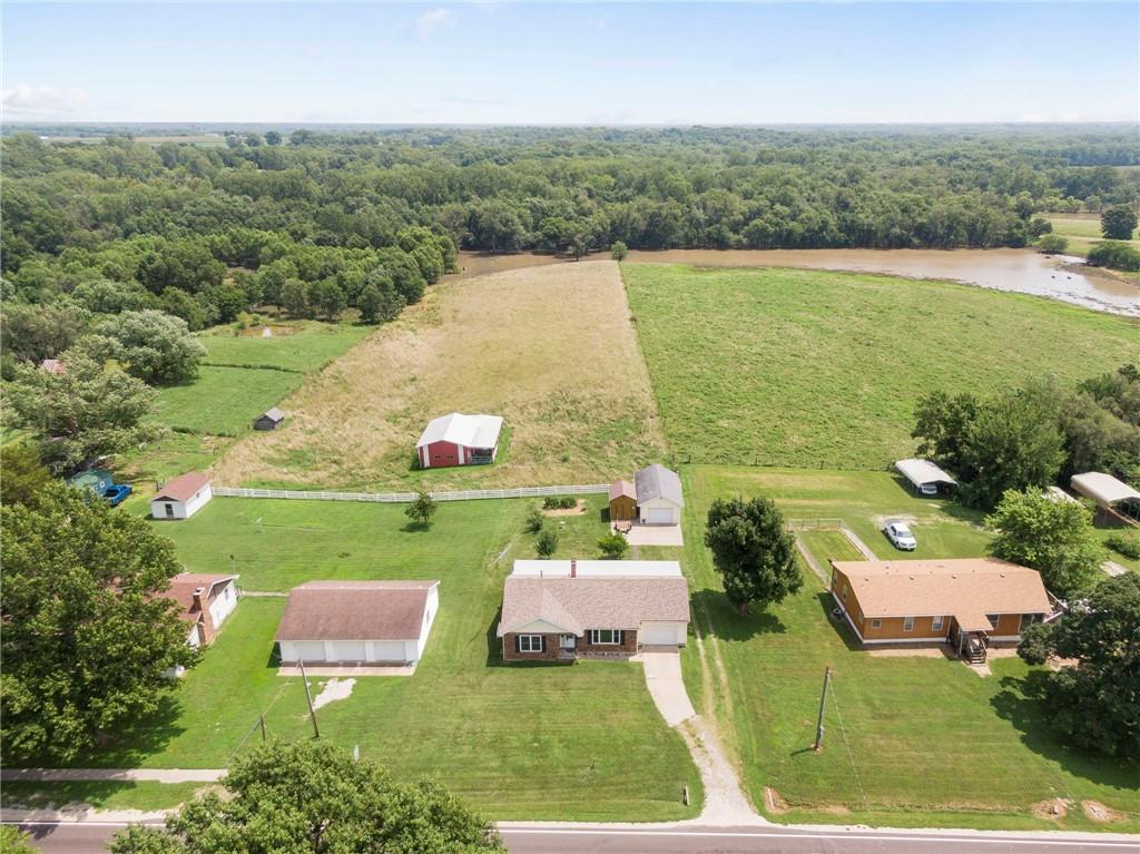 919 S Locust Street Property Photo 33