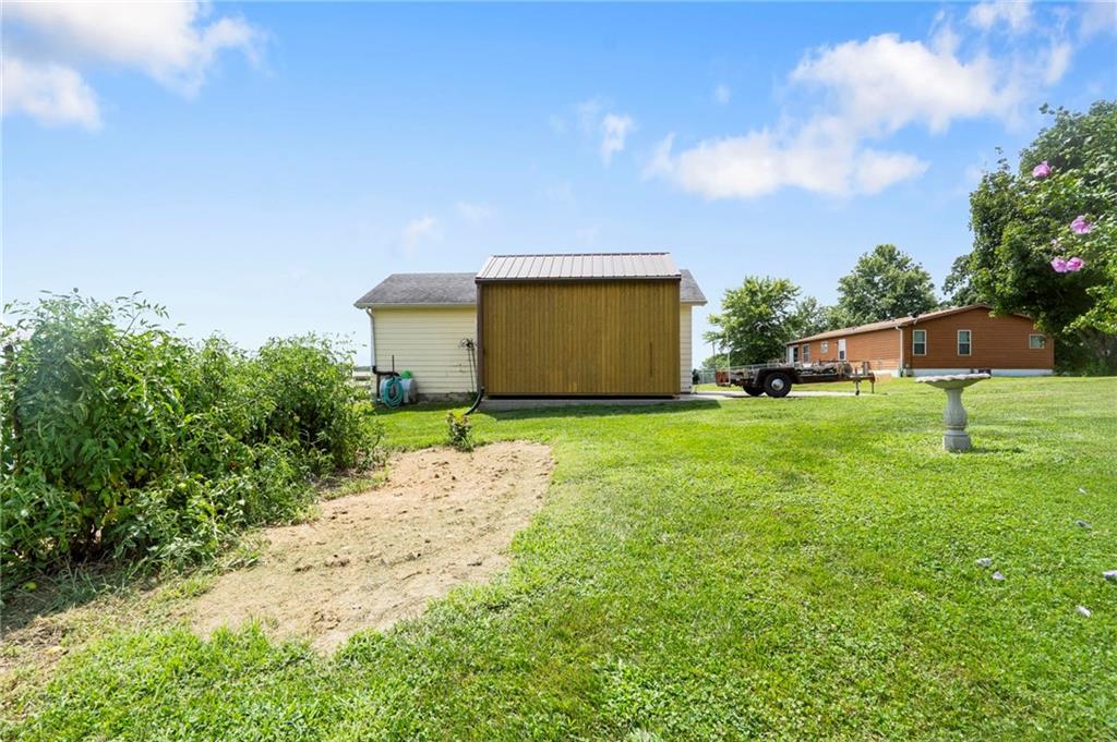 919 S Locust Street Property Photo 36