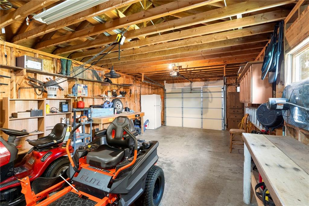 919 S Locust Street Property Photo 38