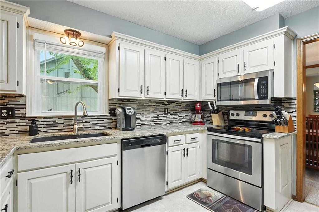 14915 W 84th Terrace Property Photo 14