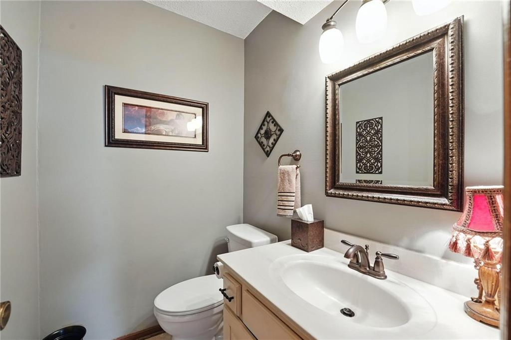 14915 W 84th Terrace Property Photo 18