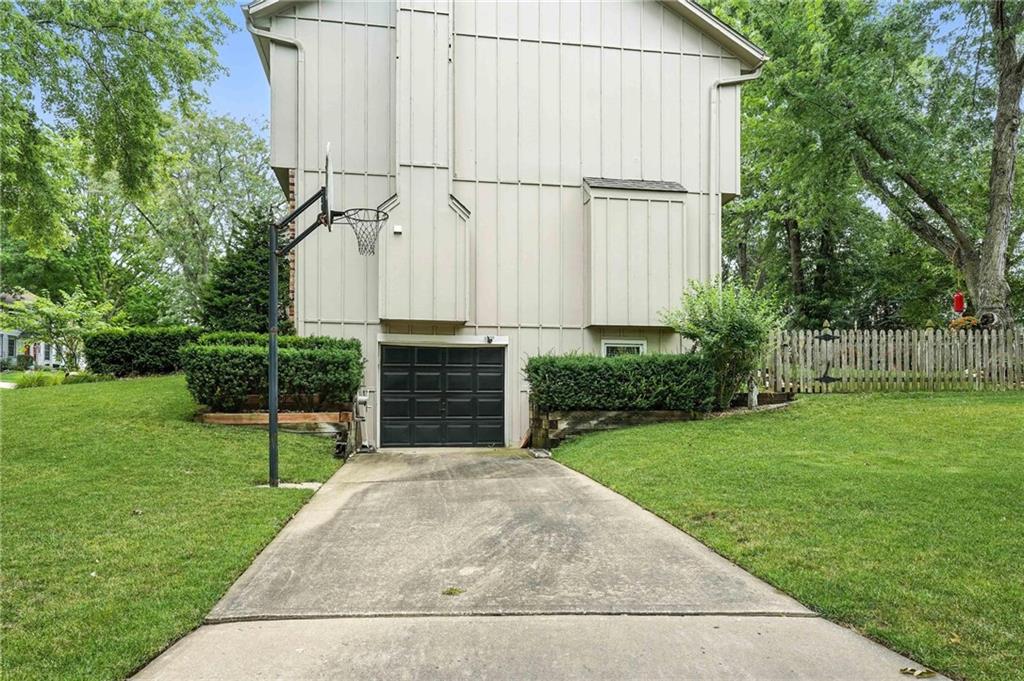 14915 W 84th Terrace Property Photo 37