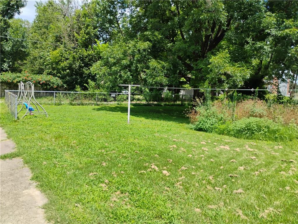 213 E Carlton Street Property Photo 5