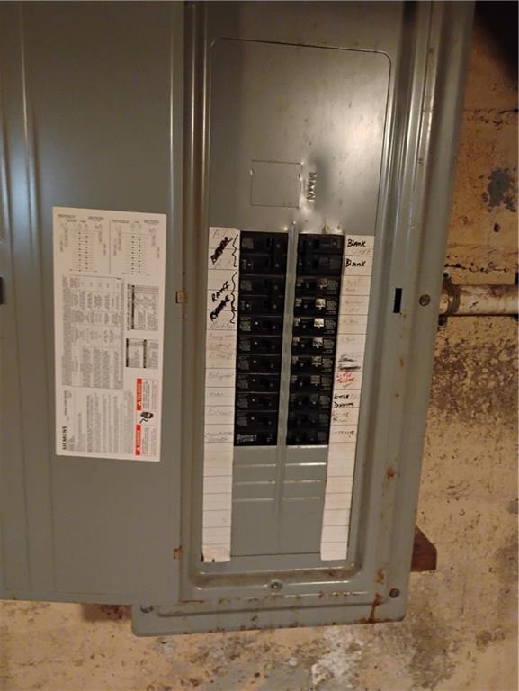 213 E Carlton Street Property Photo 9