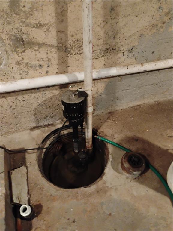 213 E Carlton Street Property Photo 16