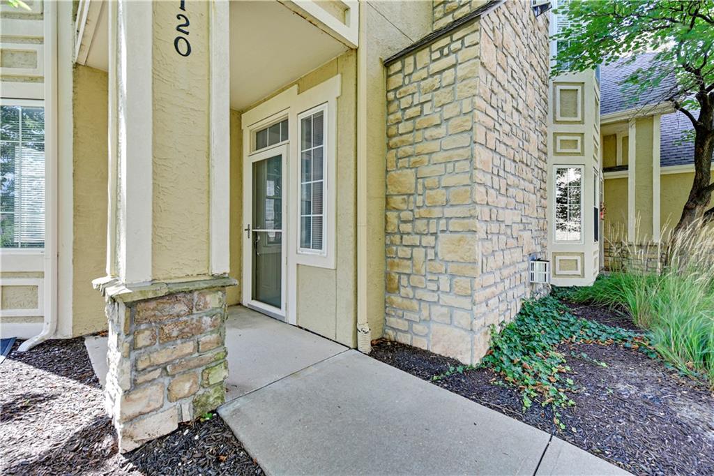 4523 W 159TH Terrace