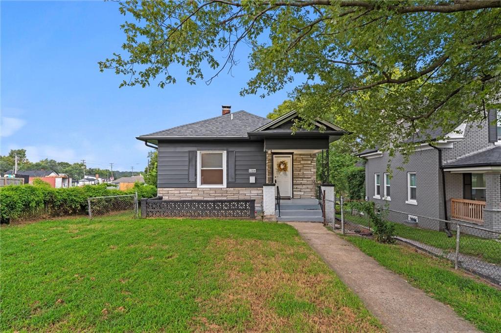 2258 S Sterling Avenue Property Photo 1