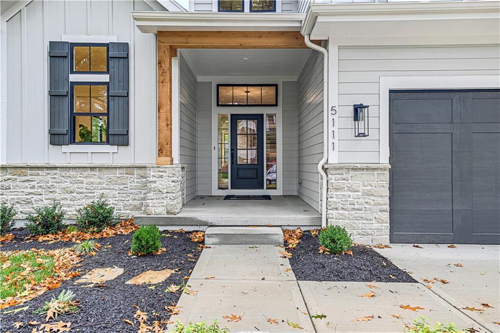 5111 W 72nd Terrace Property Photo 2