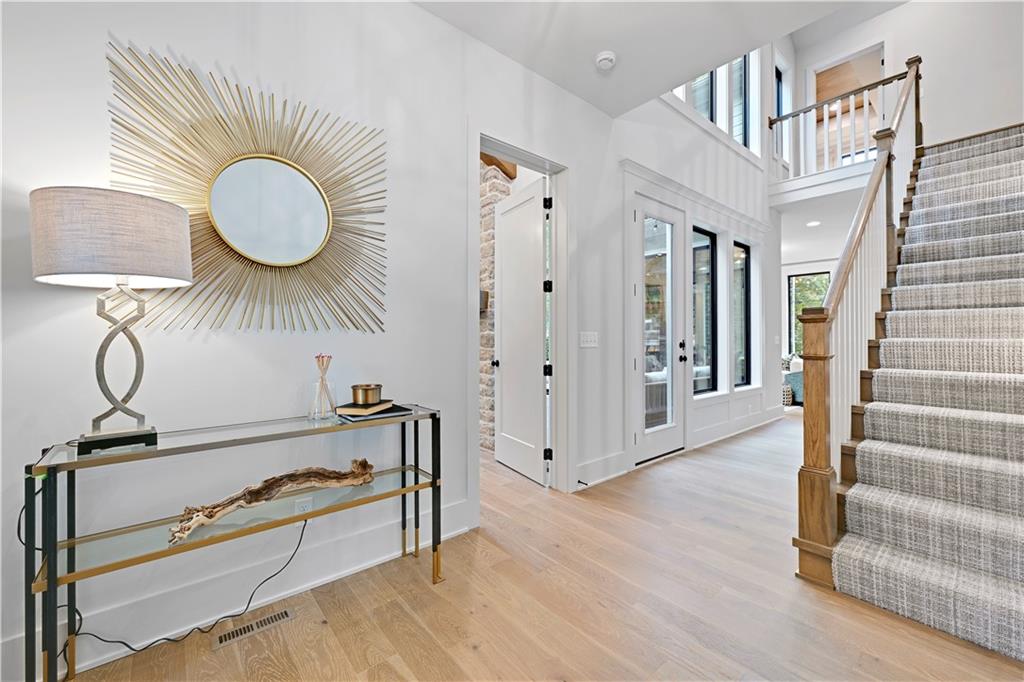 5111 W 72nd Terrace Property Photo 6