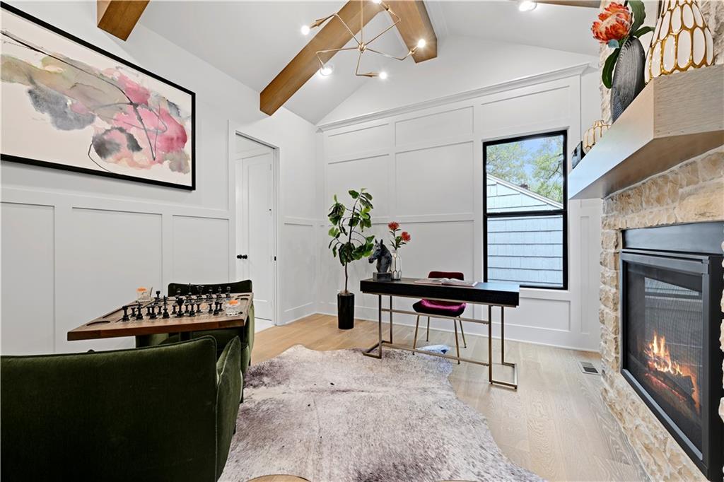 5111 W 72nd Terrace Property Photo 8