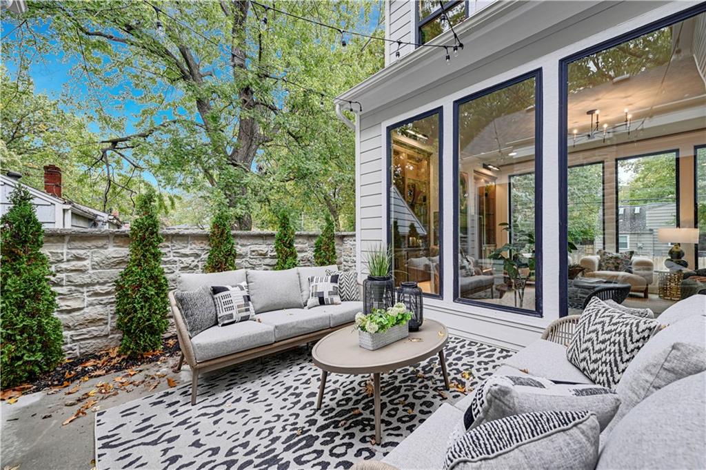 5111 W 72nd Terrace Property Photo 11