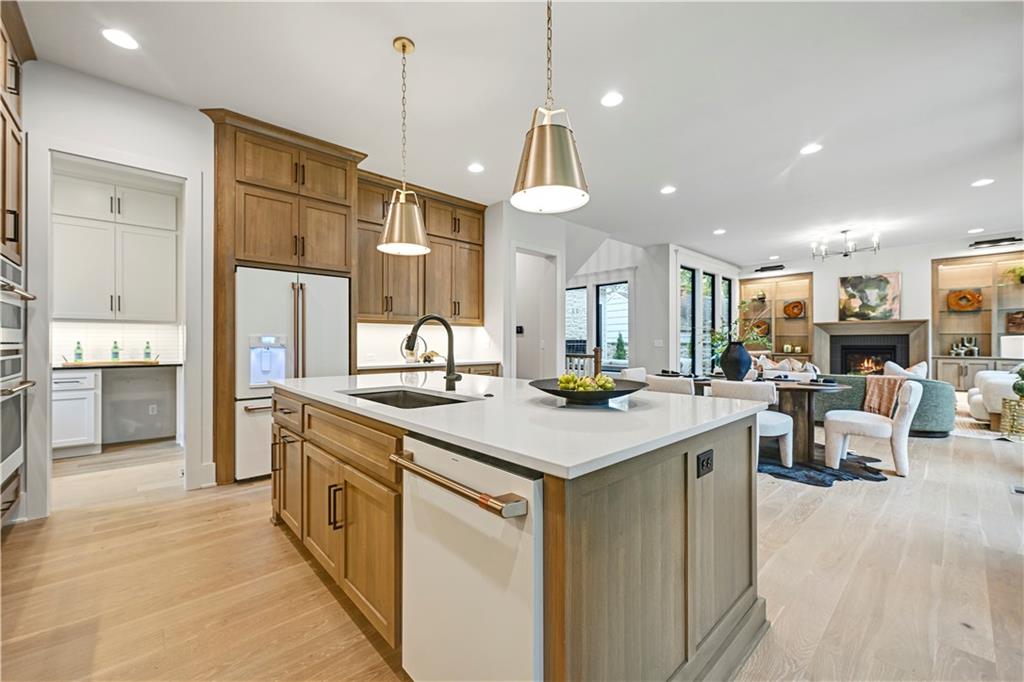 5111 W 72nd Terrace Property Photo 24