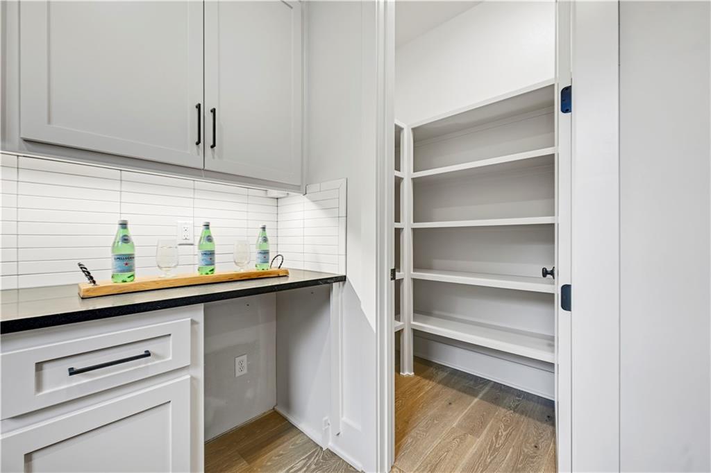 5111 W 72nd Terrace Property Photo 27