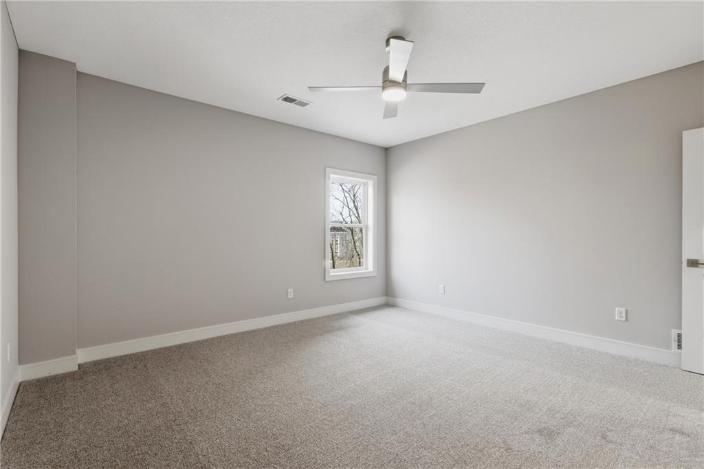 8841 N Kentucky Avenue Property Photo 27