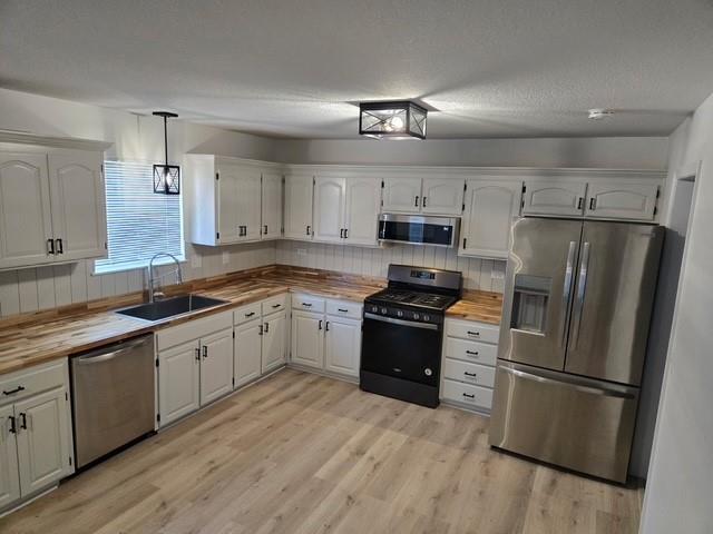 2100 Rock Creek Drive Property Photo 1