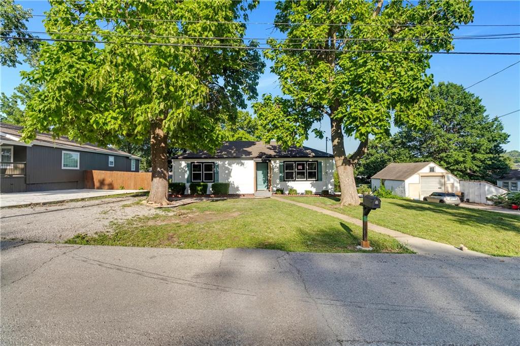 3141 S 37th Street Property Photo 2