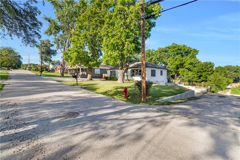 3141 S 37th Street Property Photo 4