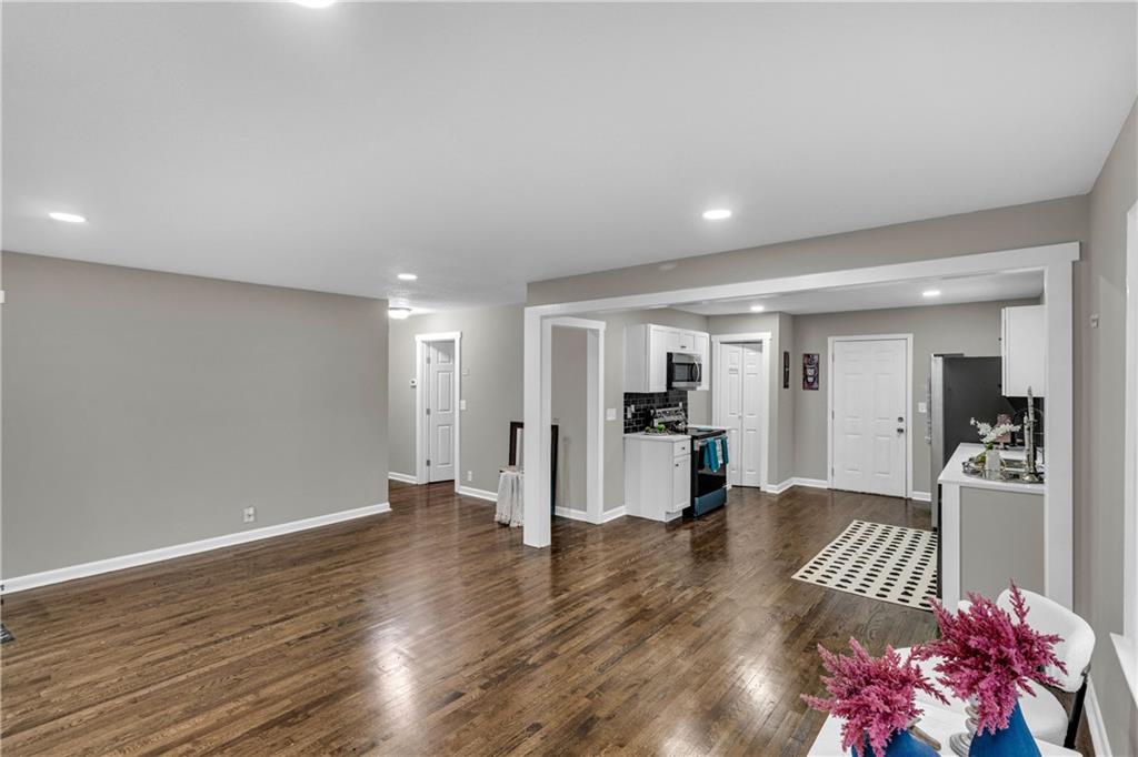 3141 S 37th Street Property Photo 7