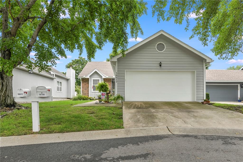 16612 E 53rd Street Property Photo 4