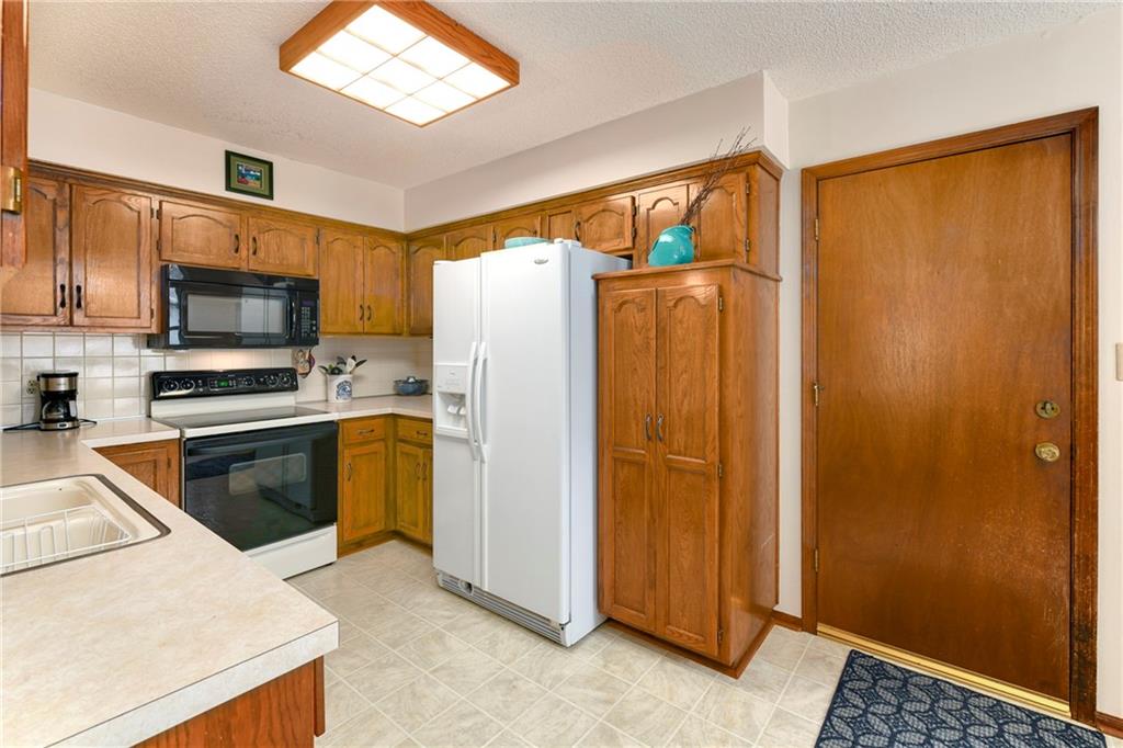 16612 E 53rd Street Property Photo 16