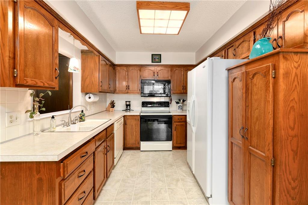 16612 E 53rd Street Property Photo 18