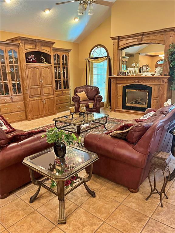 107 W Mckinley Street Property Photo 4