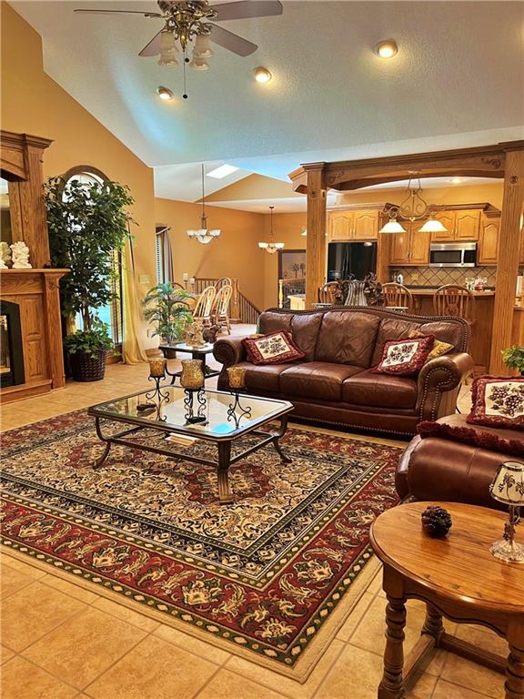 107 W Mckinley Street Property Photo 5