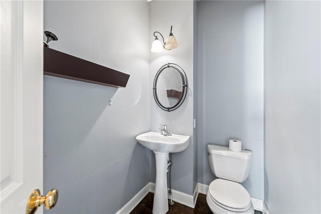 3713 W 155th Street Property Photo 9