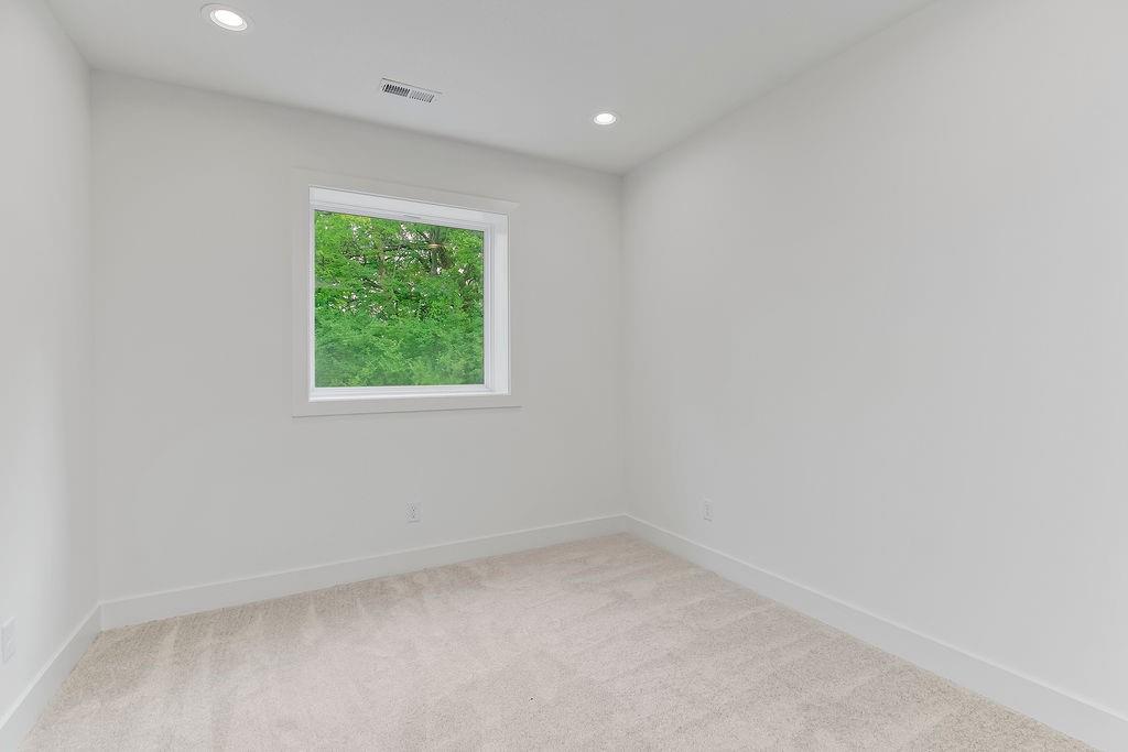 13985 Landon Street Property Photo 28