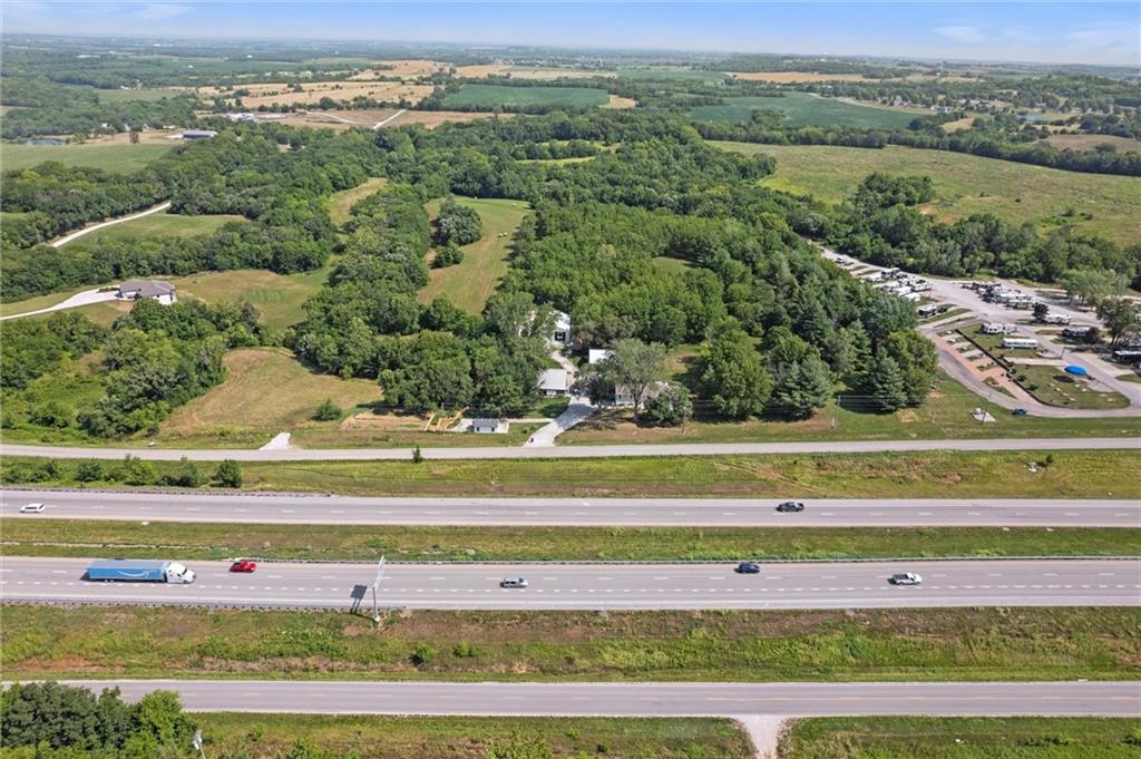 6925 N Outer Road Property Photo