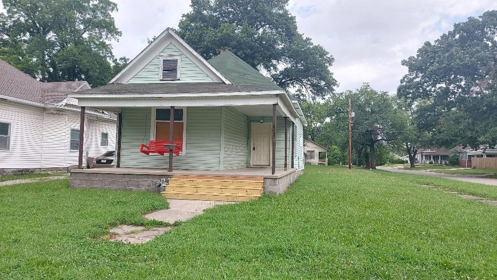 802 W 7th Street Property Photo 1