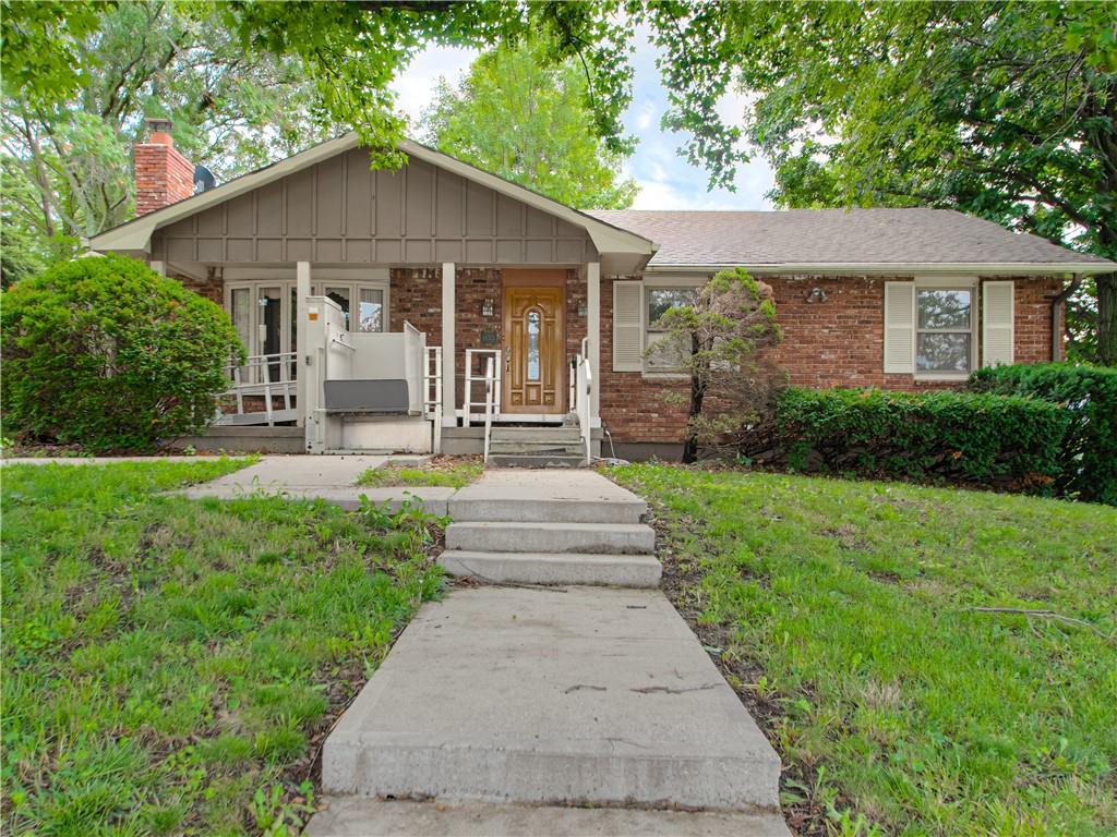 18377 Pleasant View Drive Property Photo 1
