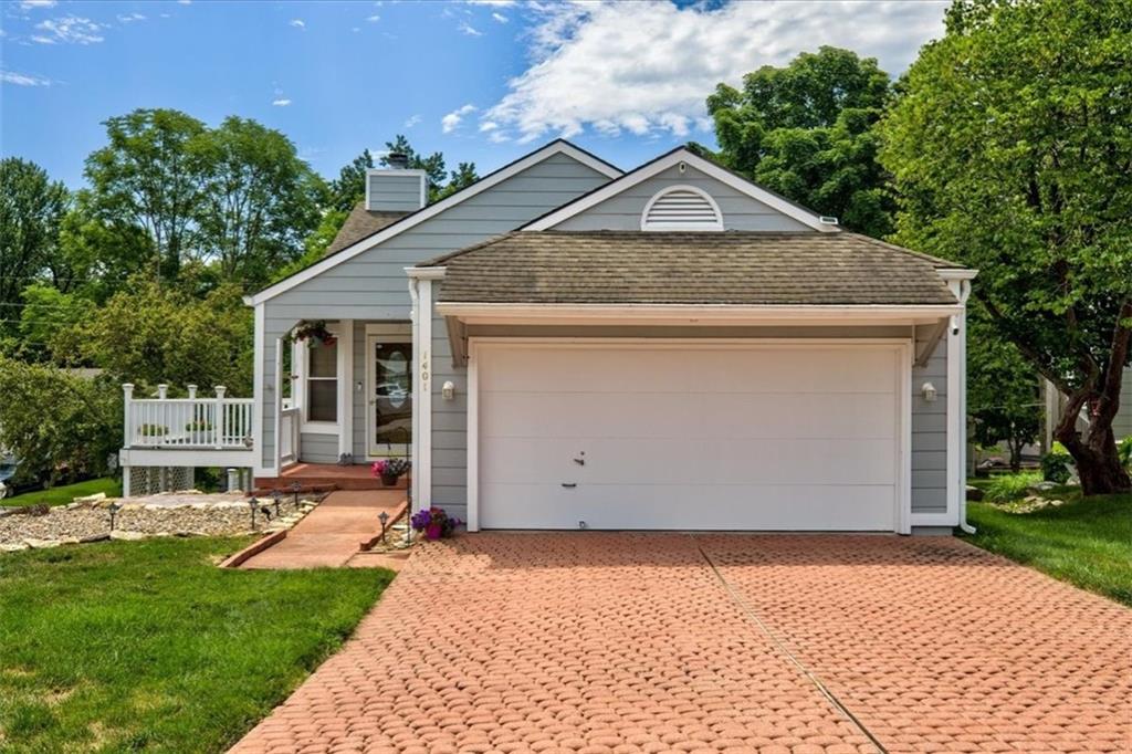1401 Nw Birdseye Court Property Photo 1