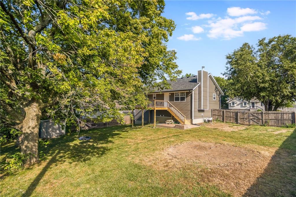 1052 Sw Twin Creek Drive Property Photo 5