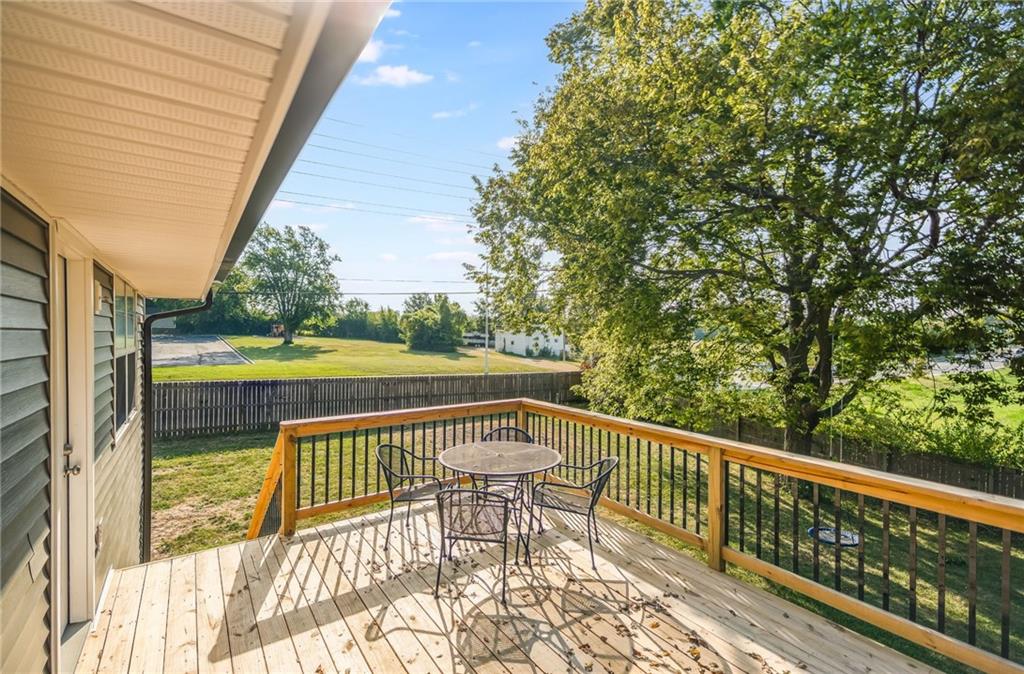 1052 Sw Twin Creek Drive Property Photo 8