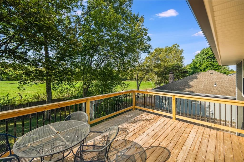 1052 Sw Twin Creek Drive Property Photo 9